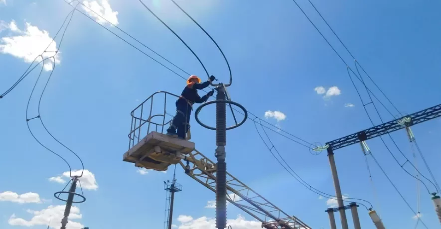 Дві шахти знеструмлювалися на Донеччині через обстріли РФ 