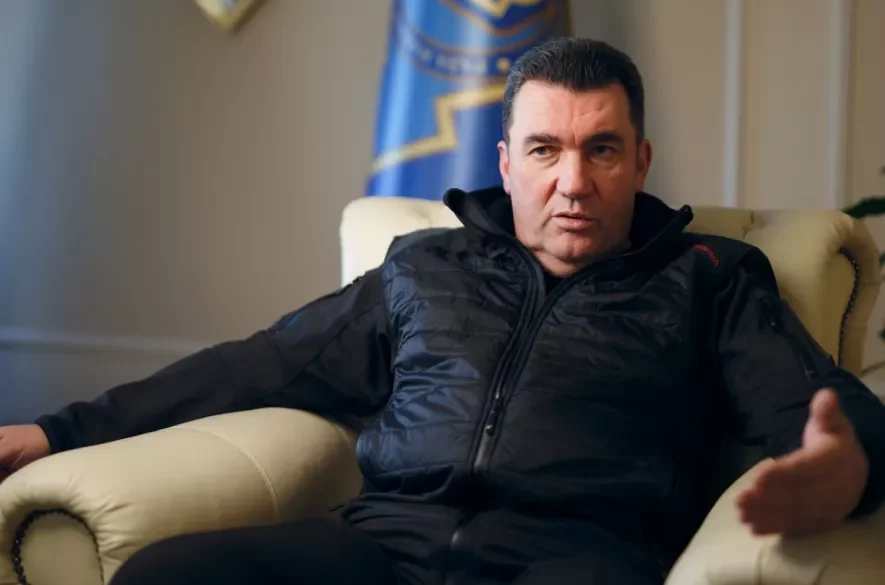 З окупованого Донбасу до Росії масово тікають колаборанти