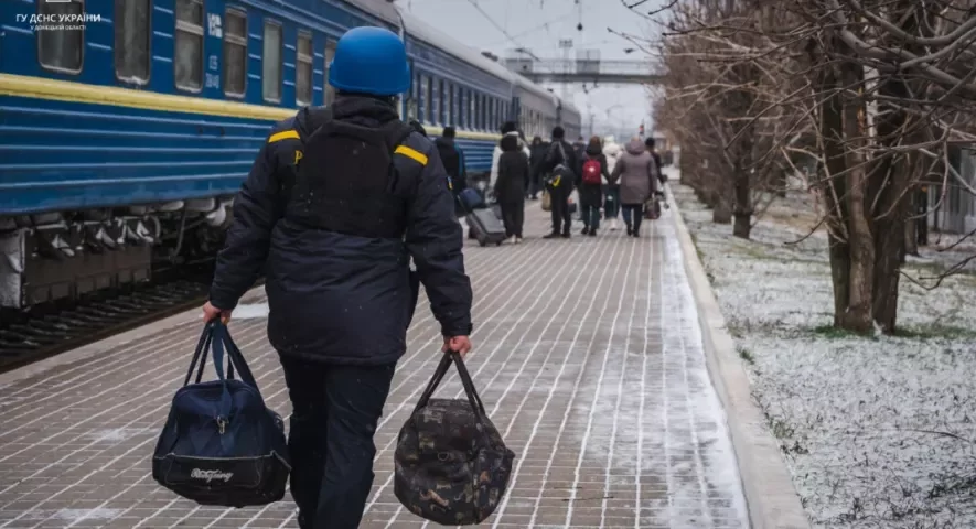 Ще 6 дітей евакуювали за добу з Донеччини