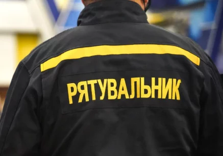 Під час видачі гумдопомоги у Донецькій області росіяни обстріляли рятувальників