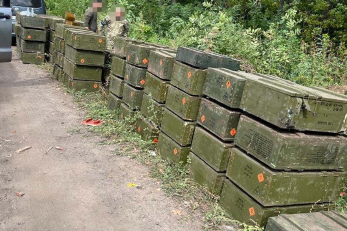 У звільненій Балаклії виявили запасний командний пункт росіян: у ДБР показали знахідки 